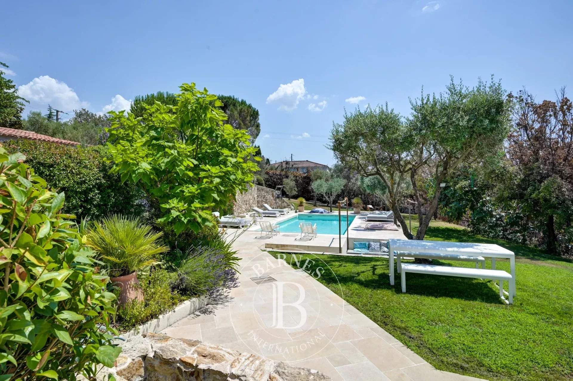 Aix-en-Provence  - Maison 9 Pièces 6 Chambres - picture 19