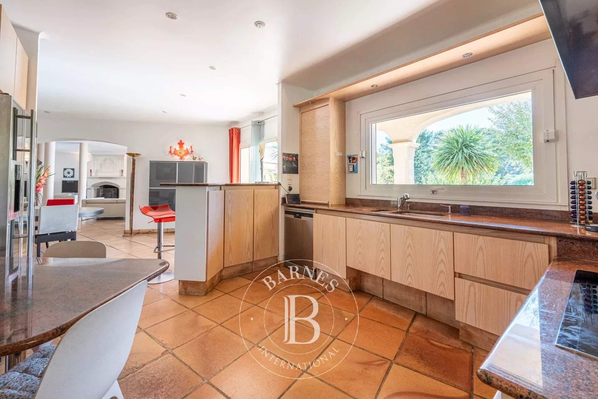Aix-en-Provence  - House 4 Bedrooms - picture 8