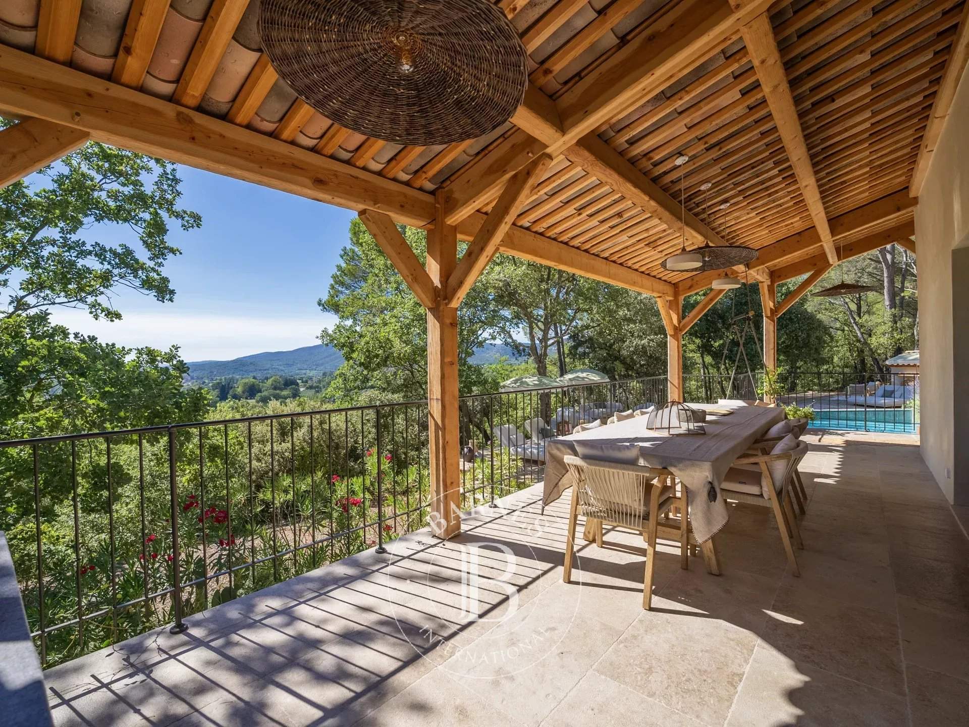 Lourmarin  - Property 5 Bedrooms - picture 12