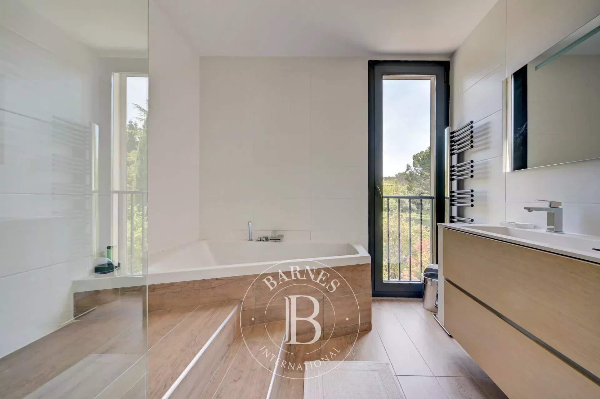Aix-en-Provence  - House 5 Bedrooms - picture 20