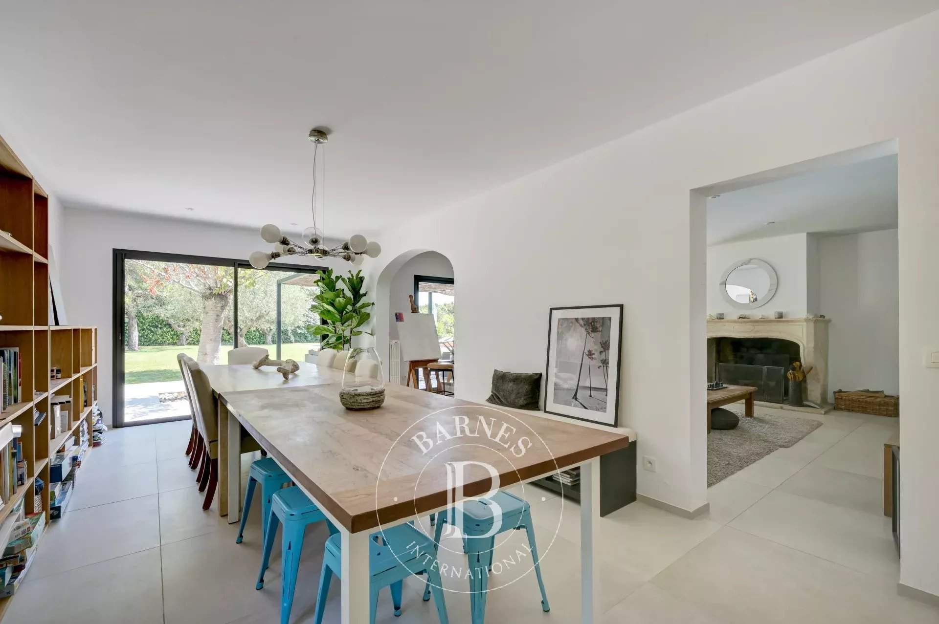 Aix-en-Provence  - Maison 7 Pièces 5 Chambres - picture 5