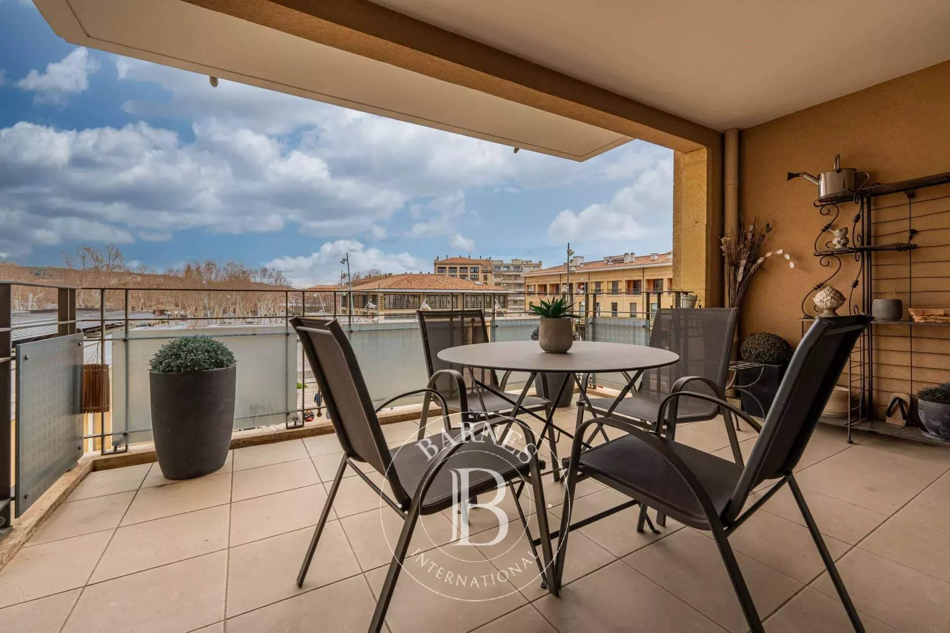 Aix-en-Provence  - Apartment 2 Bedrooms - picture 1
