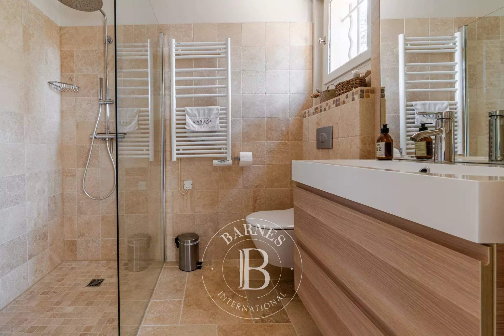 Lourmarin  - Property 5 Bedrooms - picture 14