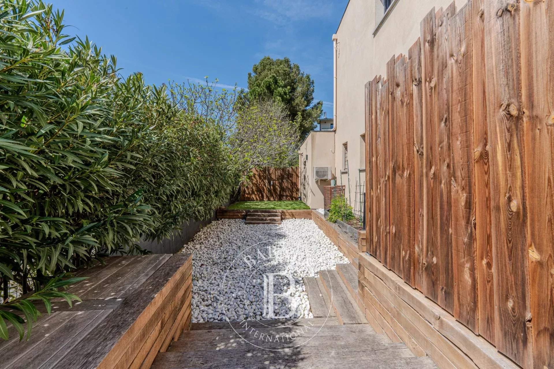 Aix-en-Provence  - House 4 Bedrooms - picture 12