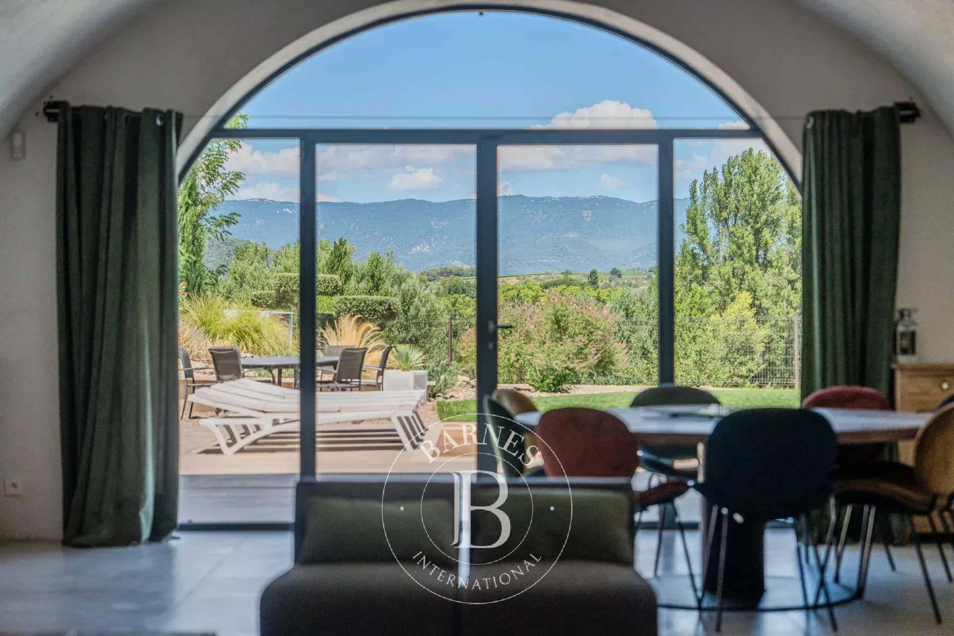 Lourmarin  - Property 4 Bedrooms - picture 4