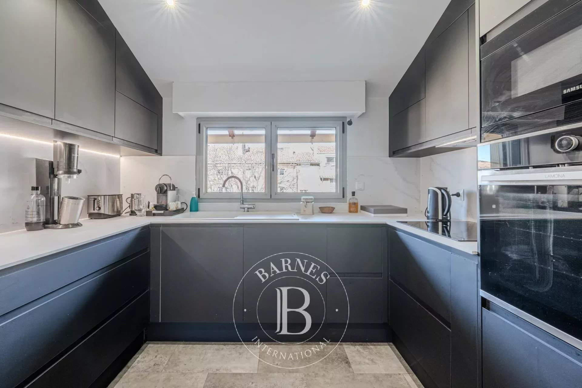 Aix-en-Provence  - Appartement 3 Pi&egrave;ces 2 Chambres - picture 14