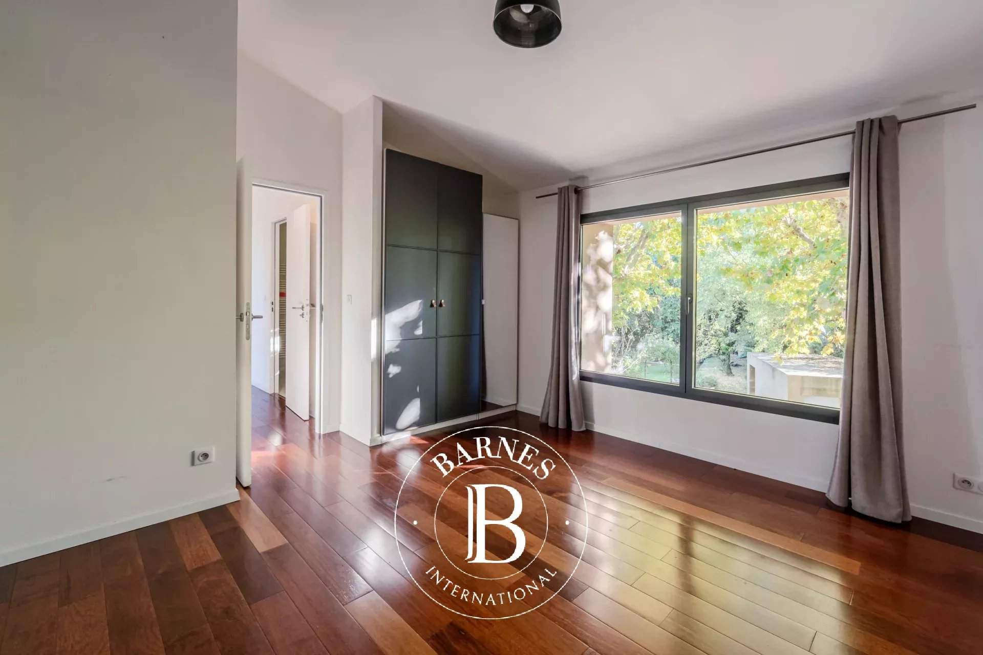 Salon-de-Provence  - House 4 Bedrooms - picture 11