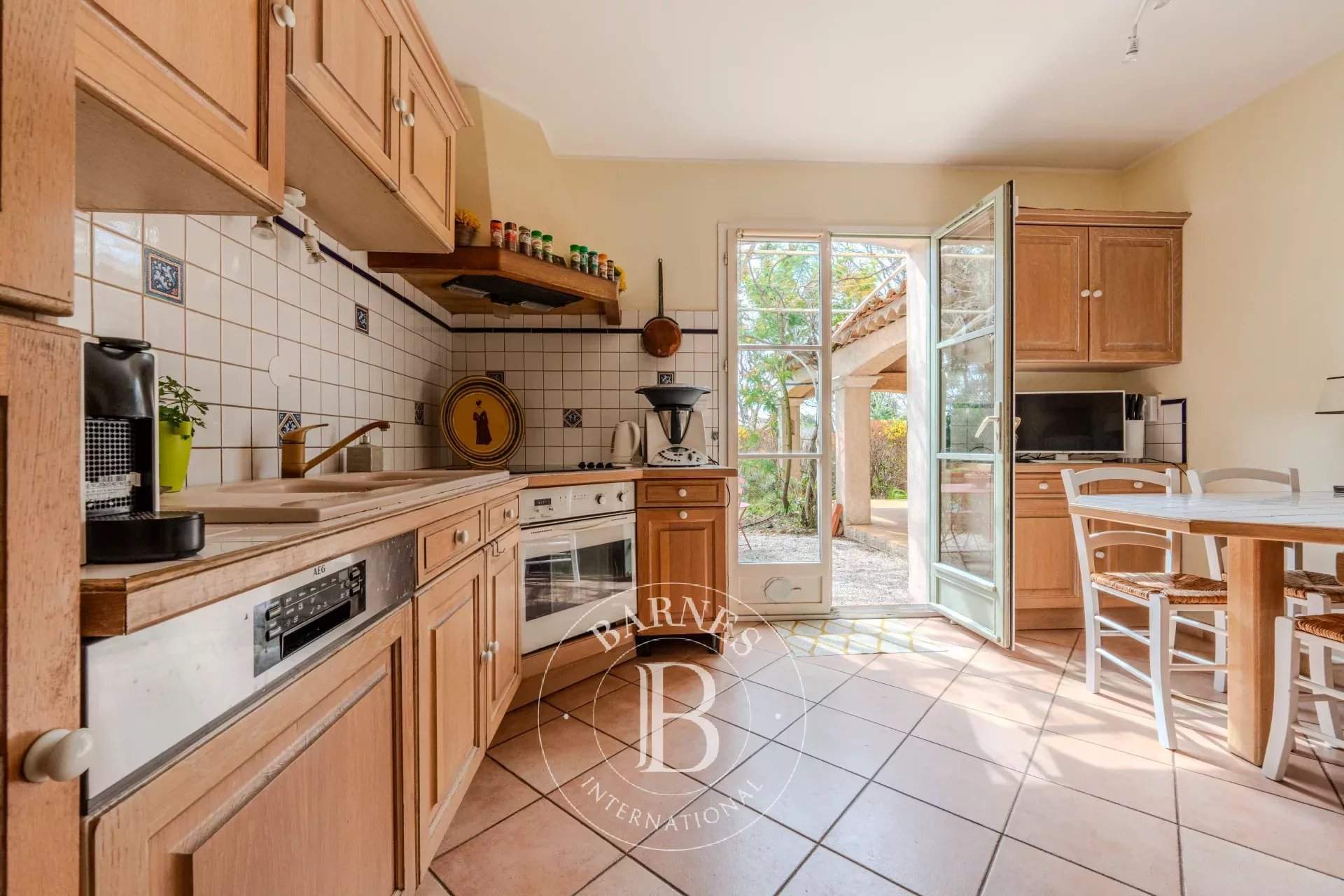 Aix-en-Provence  - House 4 Bedrooms - picture 8