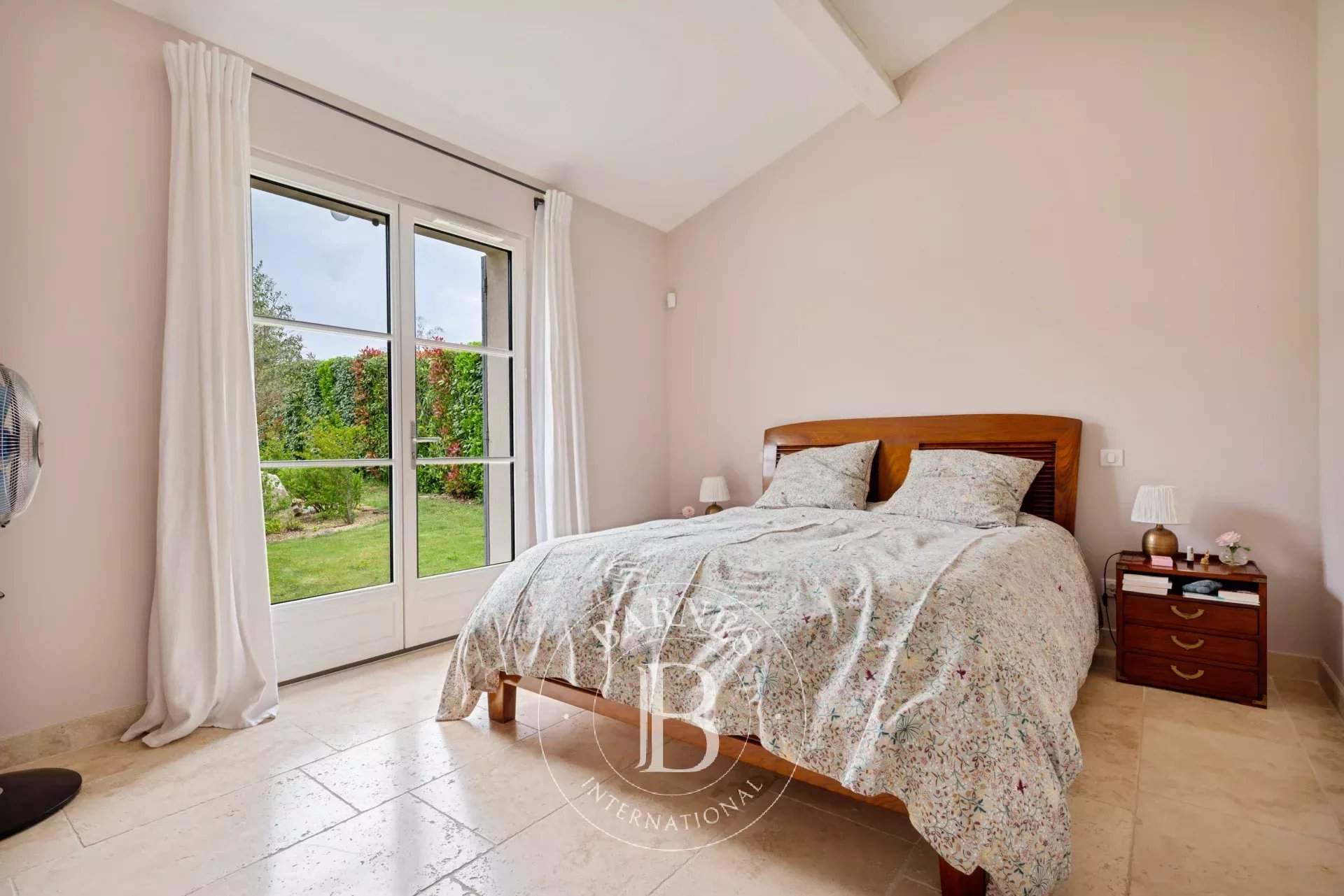 Aix-en-Provence  - Maison 7 Pi&egrave;ces 4 Chambres - picture 11