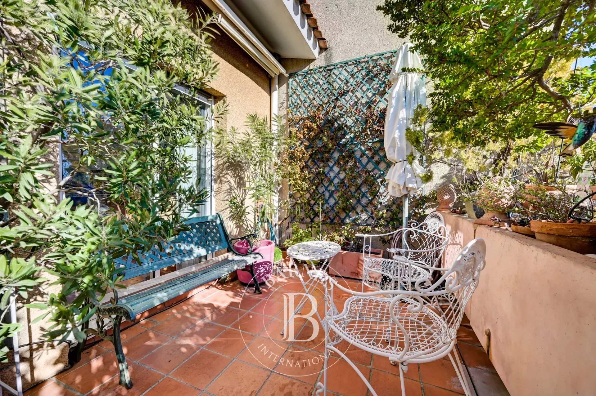 Aix-en-Provence  - Apartment 2 Bedrooms - picture 1