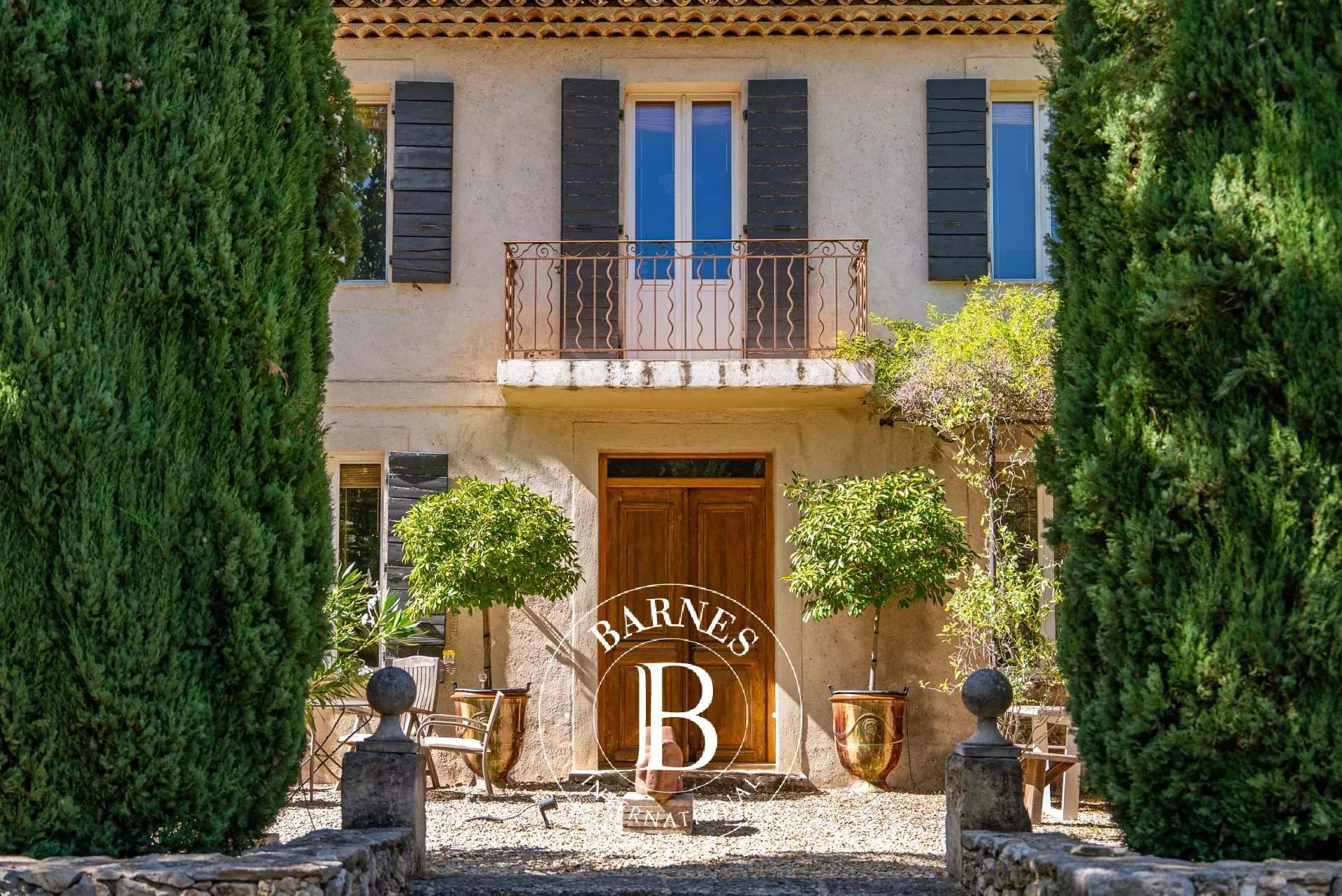 Aix-en-Provence  - Maison 9 Pi&egrave;ces 5 Chambres - picture 4