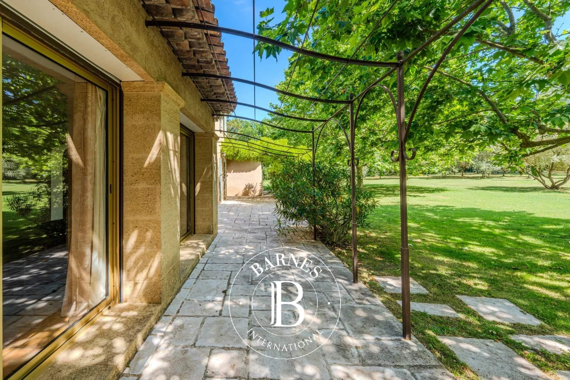 Aix-en-Provence  - Maison 7 Pi&egrave;ces 4 Chambres - picture 7