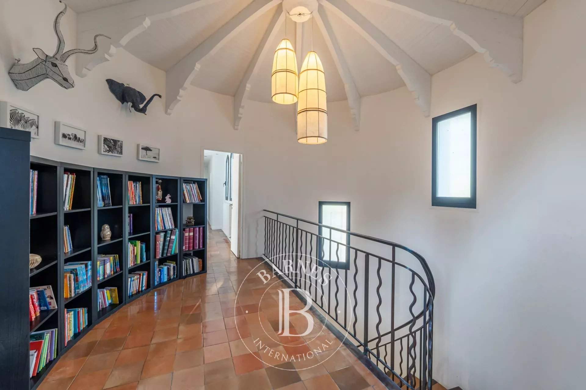 Aix-en-Provence  - Maison 8 Pi&egrave;ces 6 Chambres - picture 7