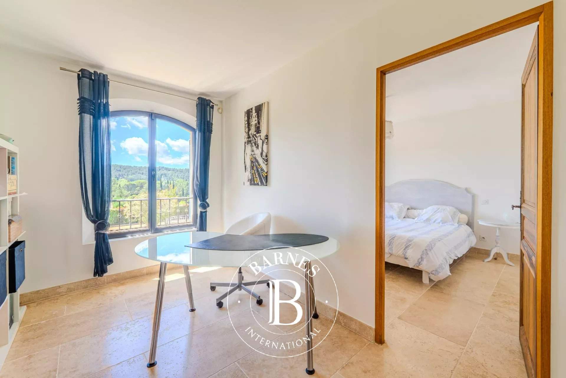Aix-en-Provence  - House 4 Bedrooms - picture 16
