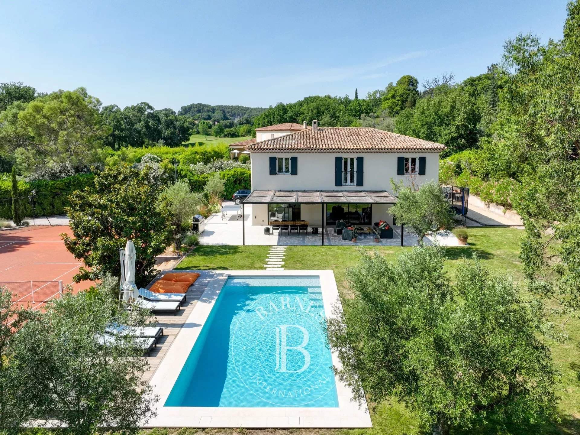 Aix-en-Provence  - Maison 7 Pi&egrave;ces 5 Chambres - picture 1