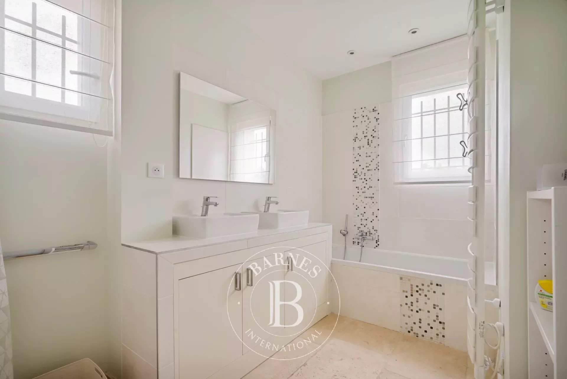 Aix-en-Provence  - Maison 7 Pi&egrave;ces 4 Chambres - picture 17