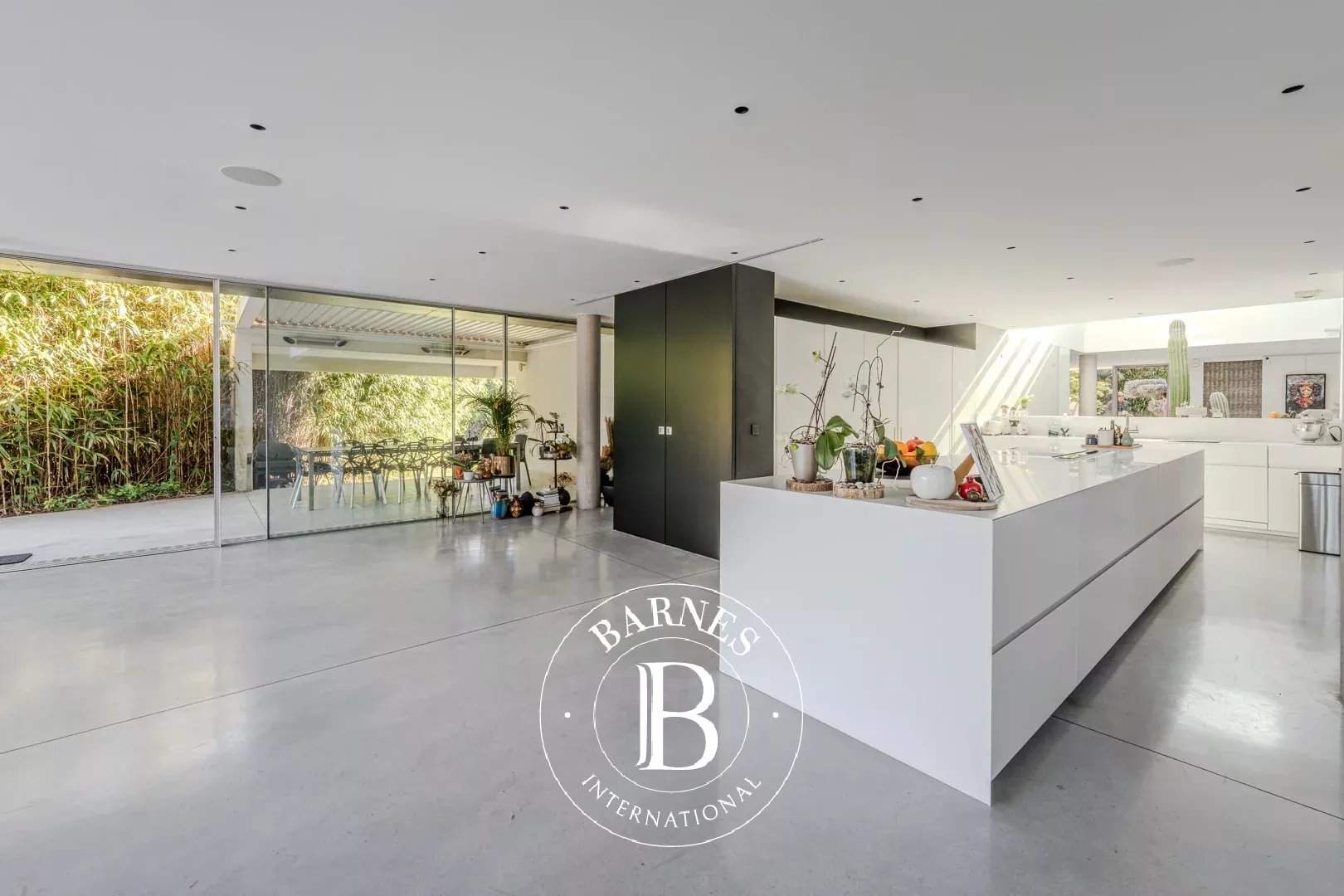 Aix-en-Provence  - Villa 10 Pi&egrave;ces 5 Chambres - picture 12