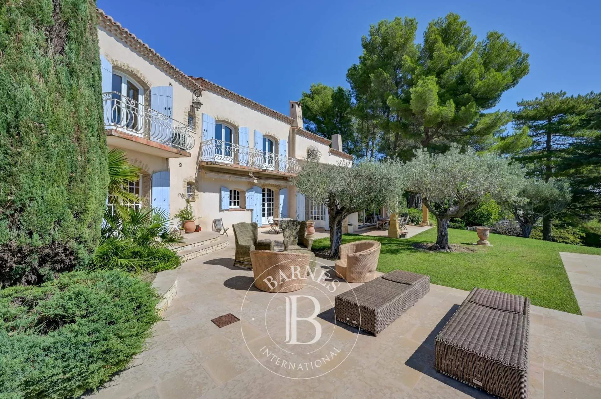 Aix-en-Provence  - Maison 8 Pièces 4 Chambres - picture 18
