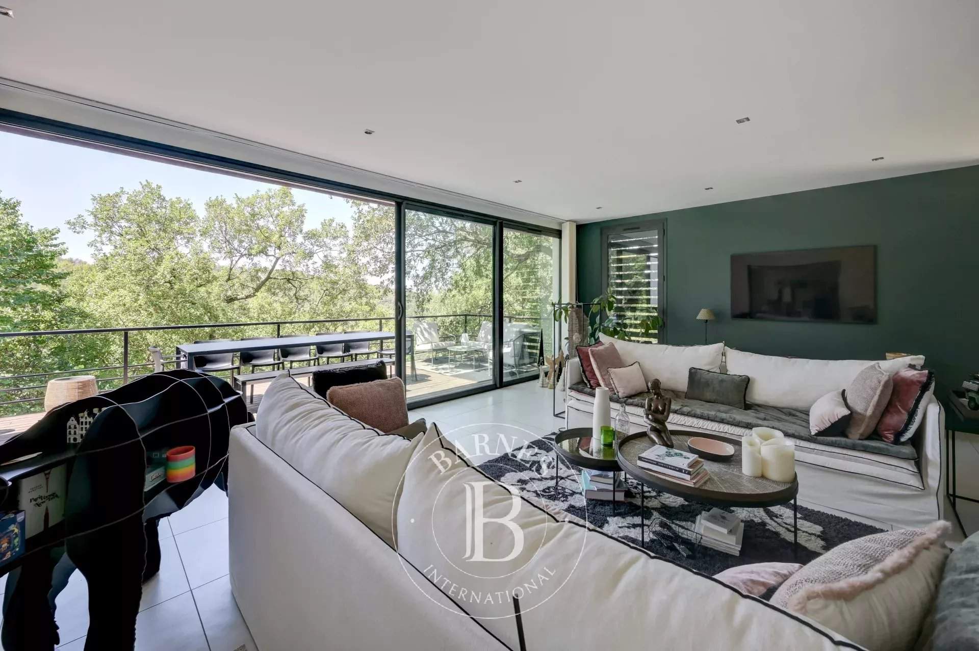 Aix-en-Provence  - Maison 6 Pi&egrave;ces 5 Chambres - picture 11