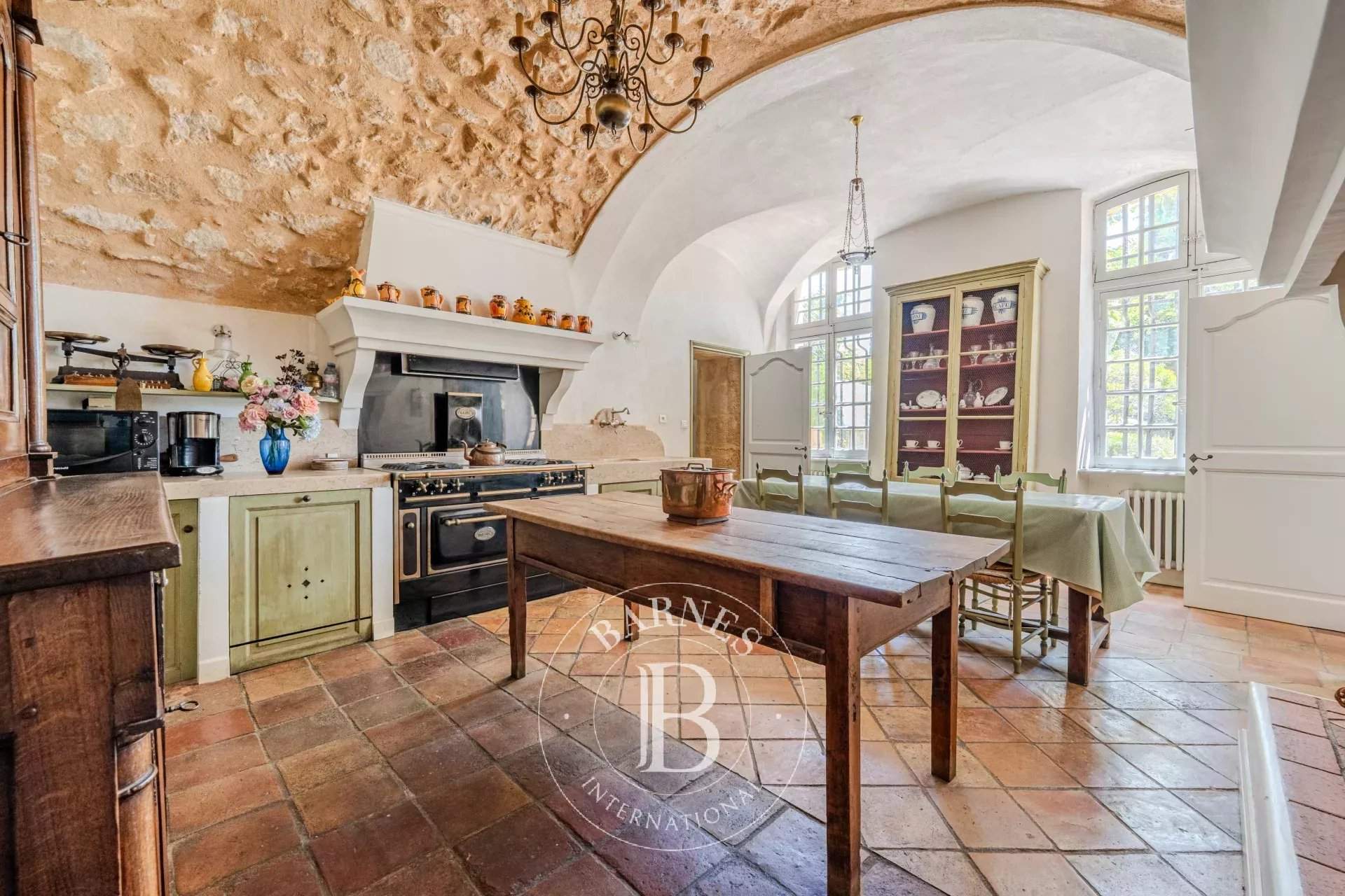 Aix-en-Provence  - Bastide 49 Pièces 5 Chambres - picture 11