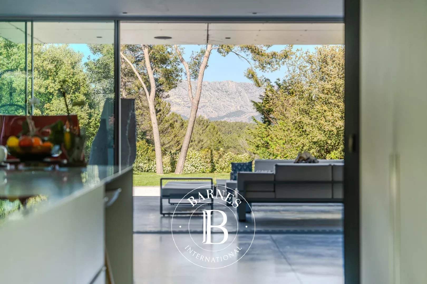 Aix-en-Provence  - Villa 10 Pi&egrave;ces 5 Chambres - picture 15