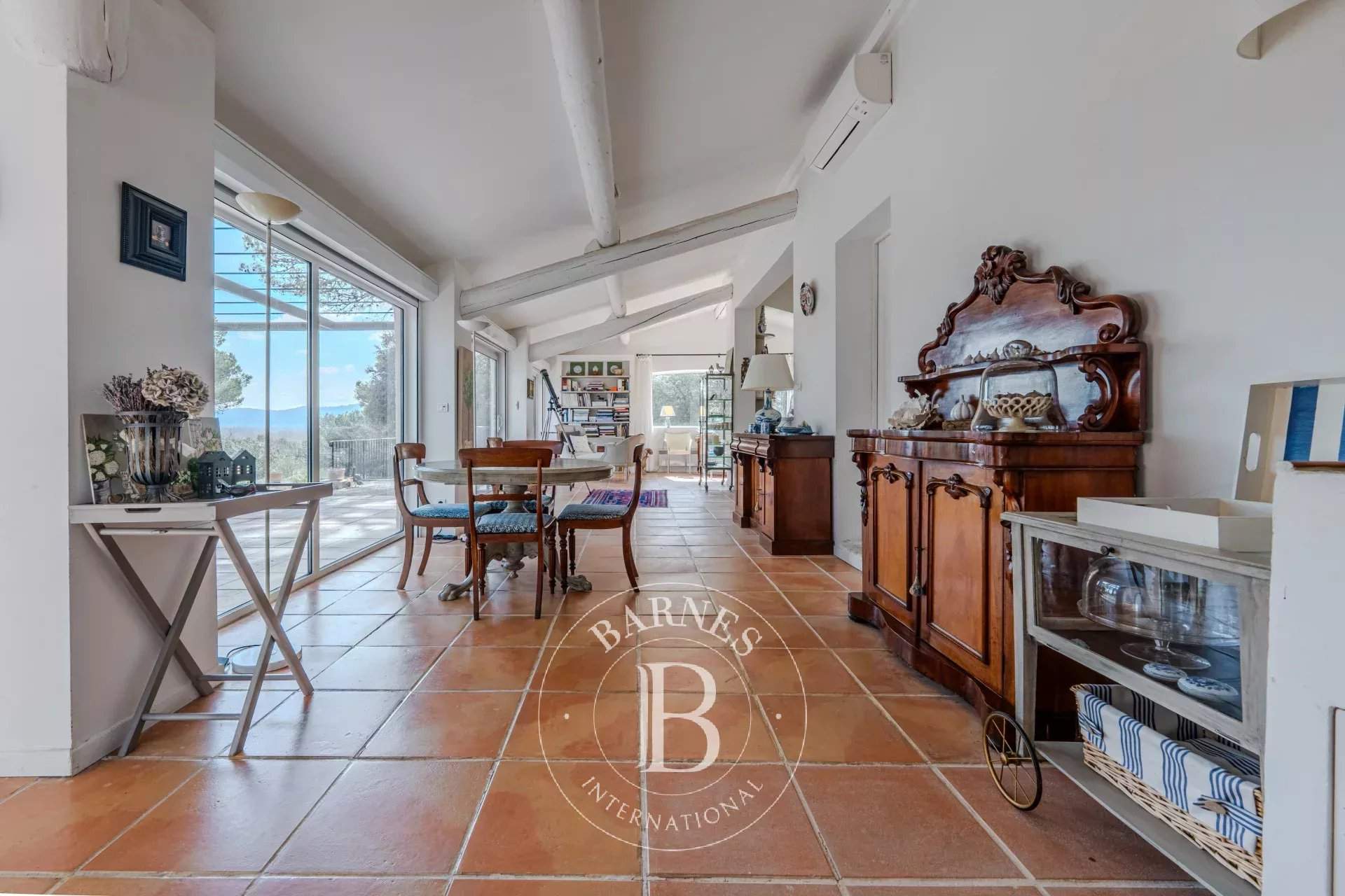 Lourmarin  - Property 5 Bedrooms - picture 4