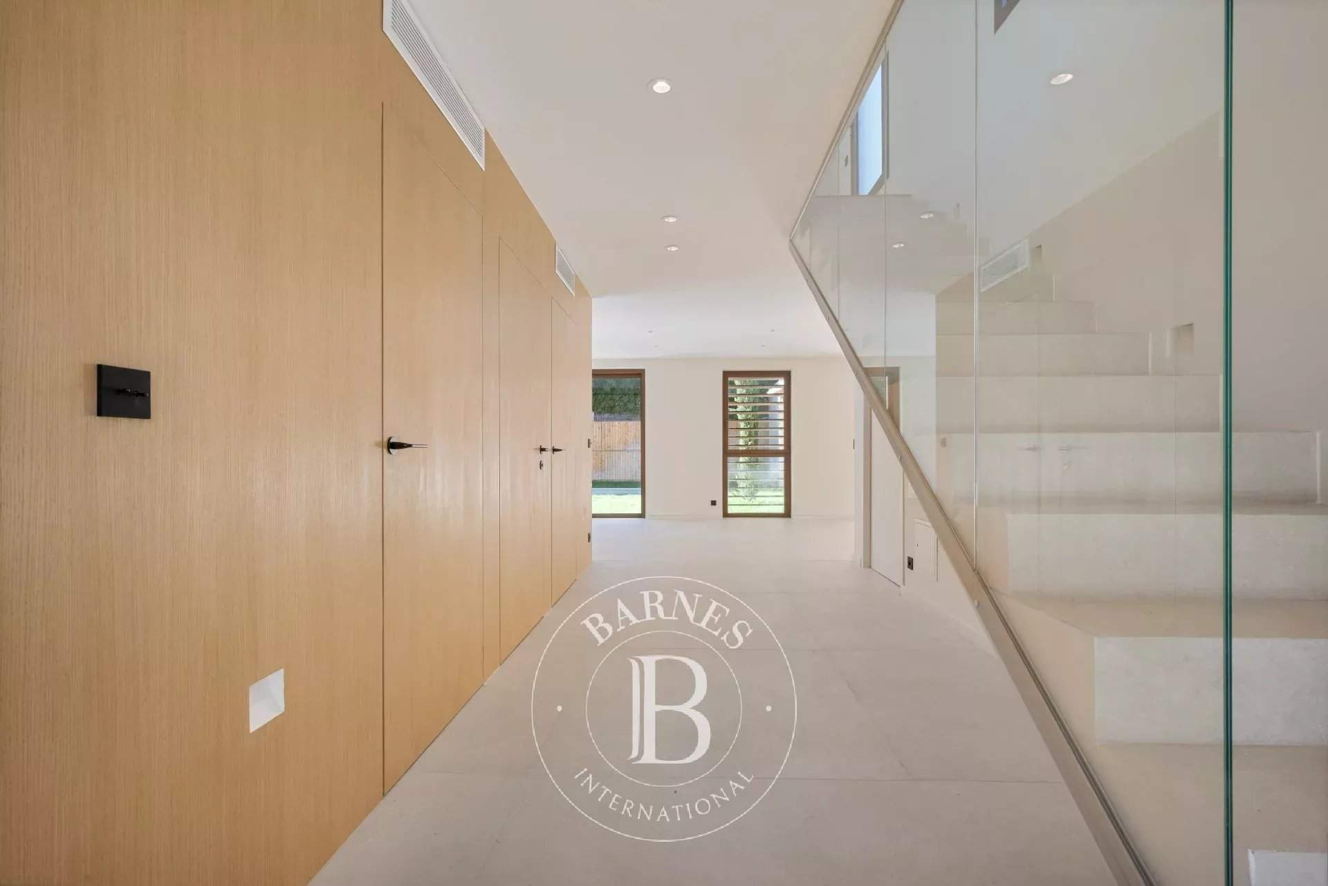 Aix-en-Provence  - Maison 7 Pièces 5 Chambres - picture 12