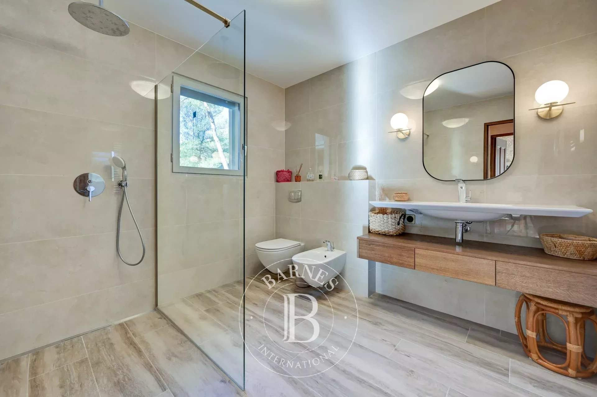 Aix-en-Provence  - Maison 8 Pi&egrave;ces 6 Chambres - picture 13