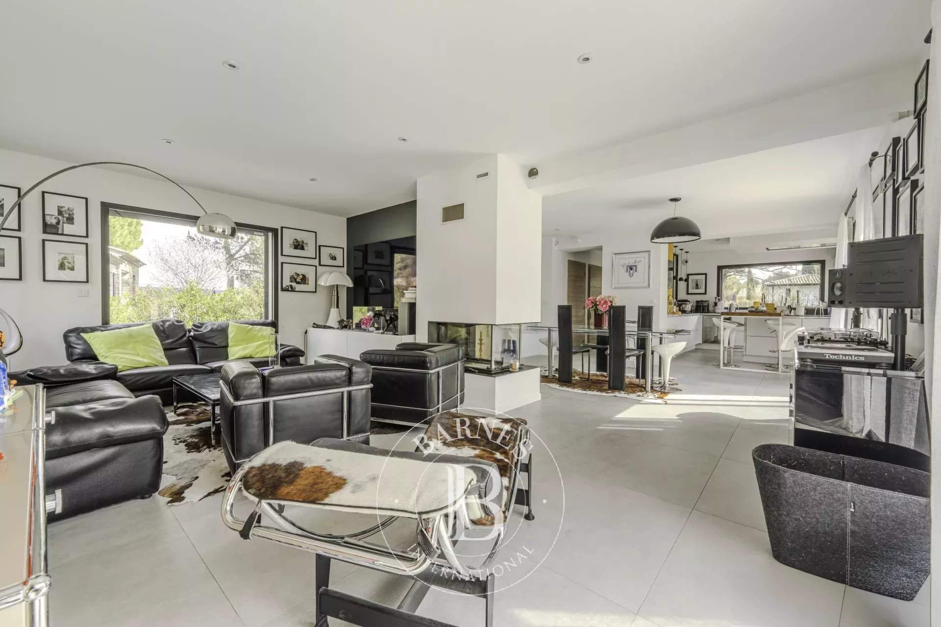 Aix-en-Provence  - Villa 6 Pi&egrave;ces 4 Chambres - picture 7