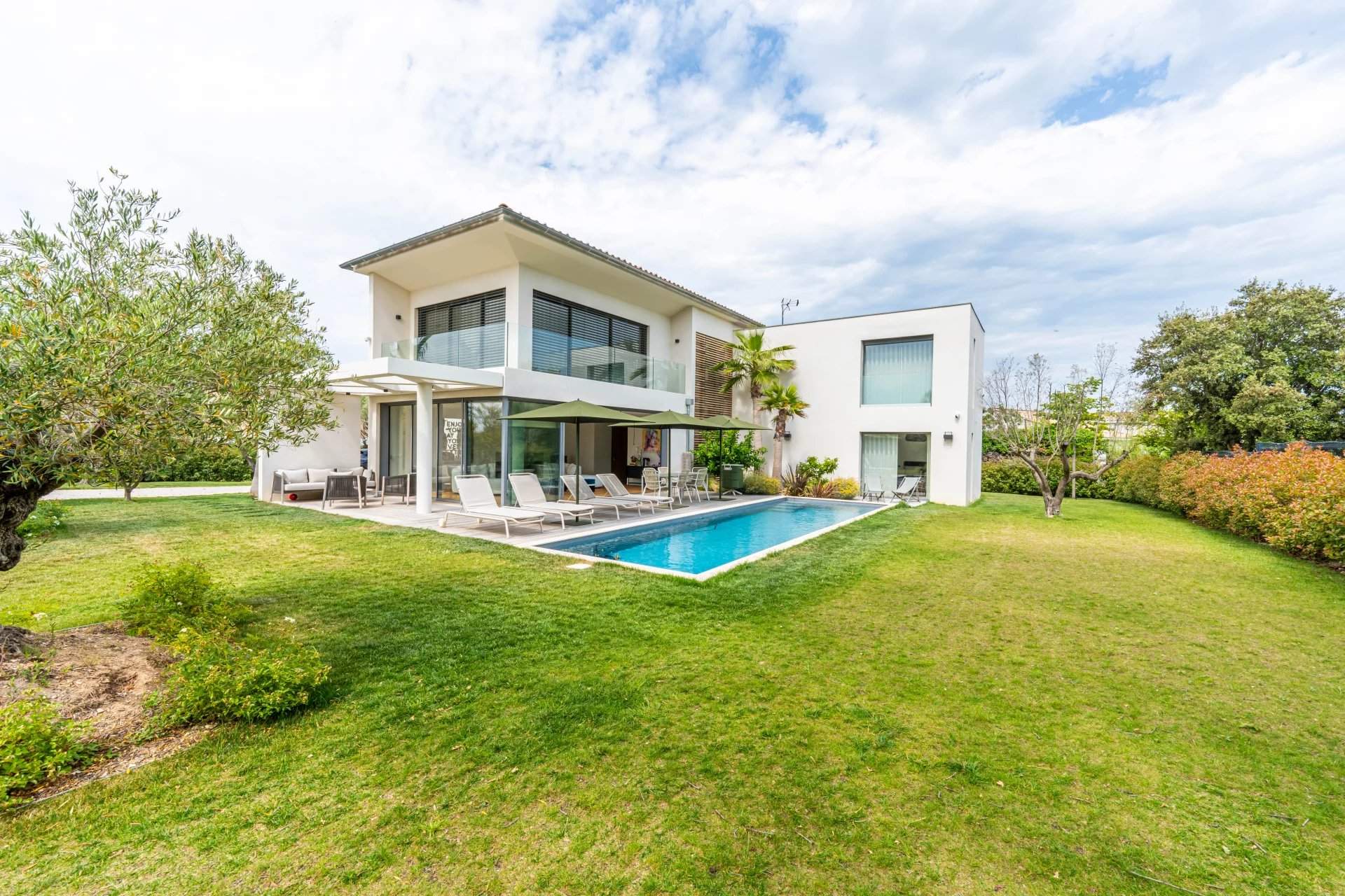 Aix-en-Provence  - Villa 6 Pi&egrave;ces 4 Chambres - picture 2