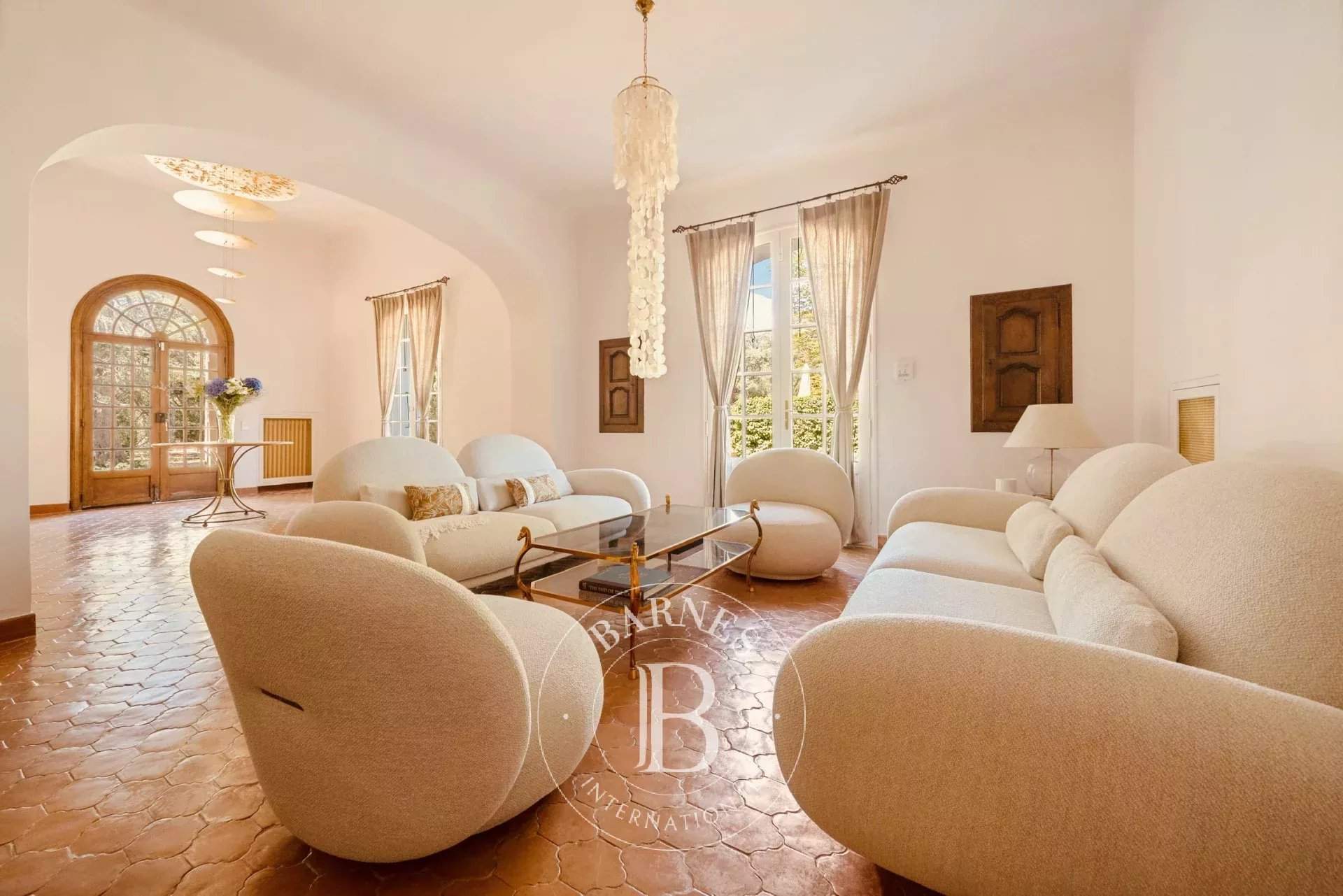 Aix-en-Provence  - Maison 7 Pi&egrave;ces 5 Chambres - picture 13