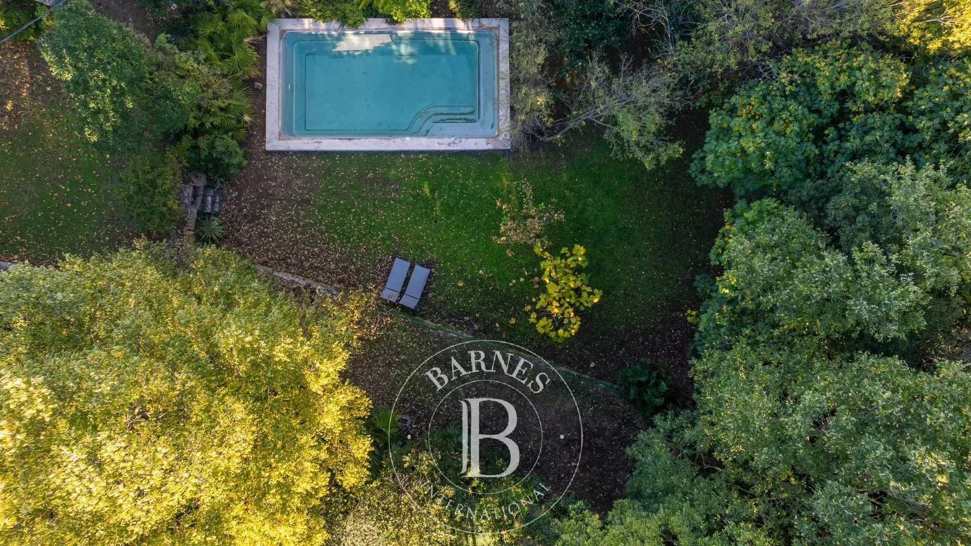 Aix-en-Provence  - Maison 7 Pièces 4 Chambres - picture 15