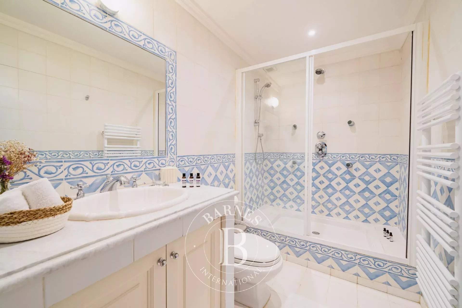 Aix-en-Provence  - Maison 7 Pi&egrave;ces 5 Chambres - picture 6