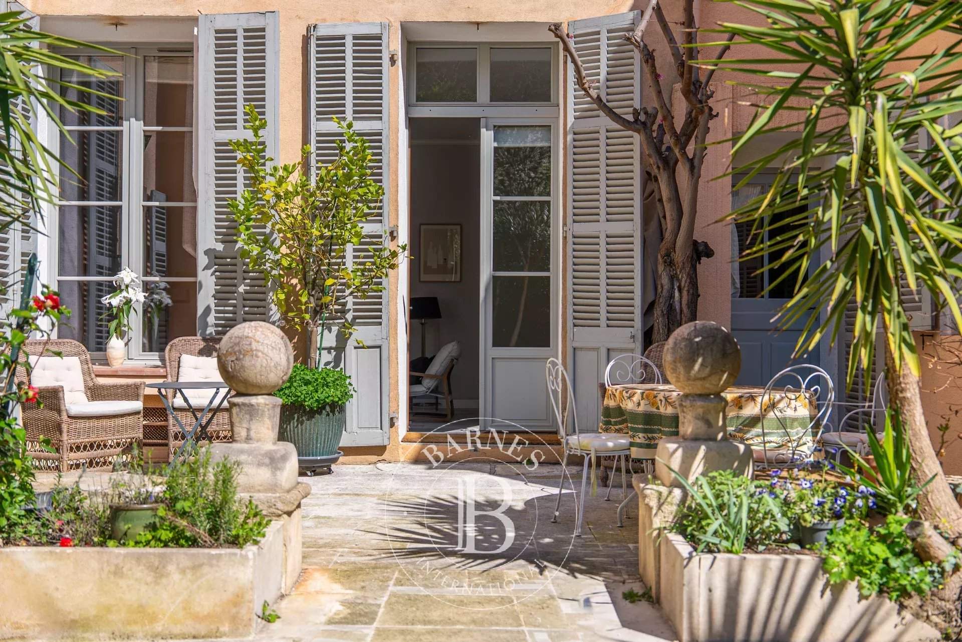 Aix-en-Provence  - Apartment 3 Bedrooms - picture 1