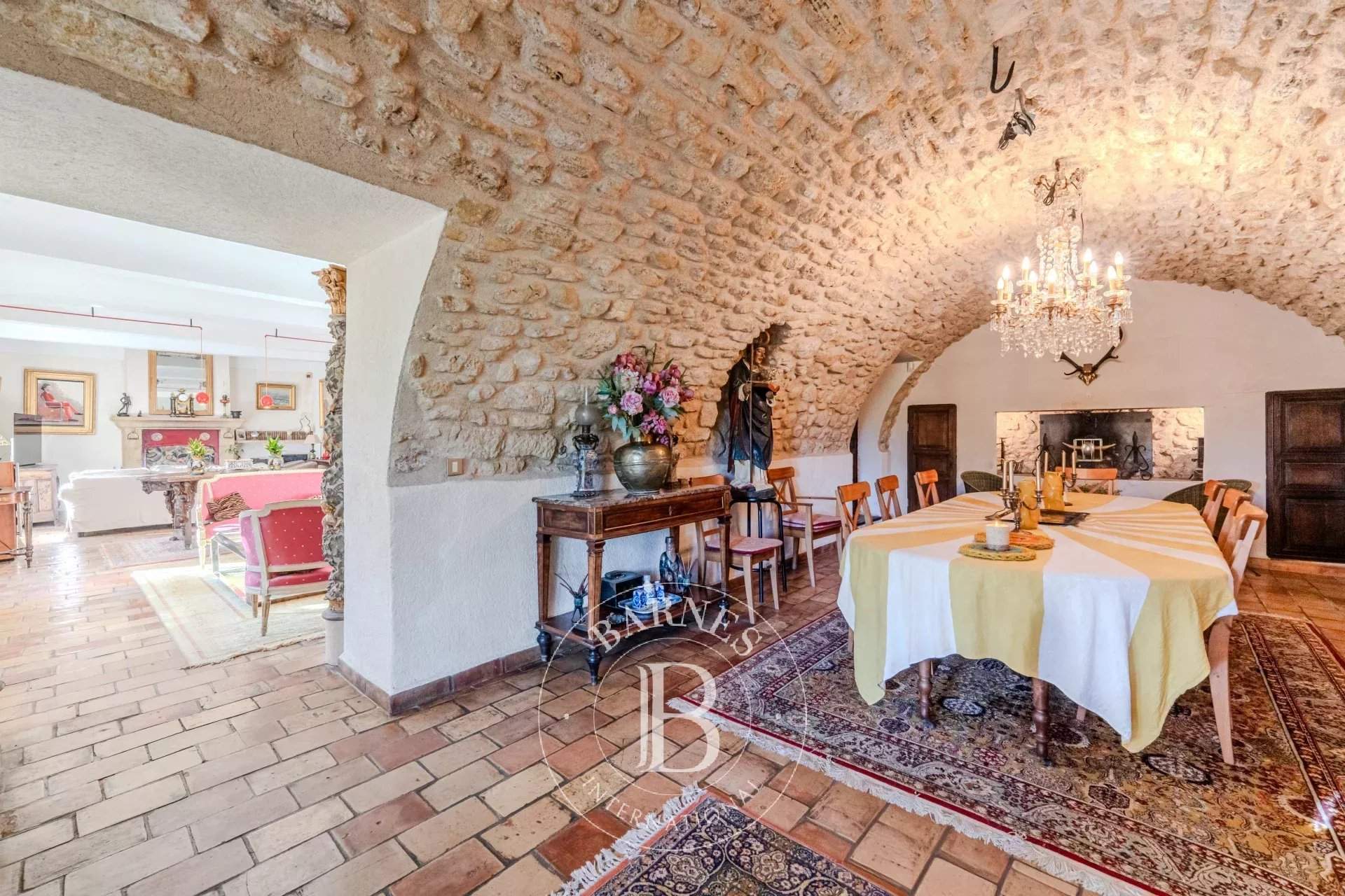 Aix-en-Provence  - Property 8 Bedrooms - picture 12