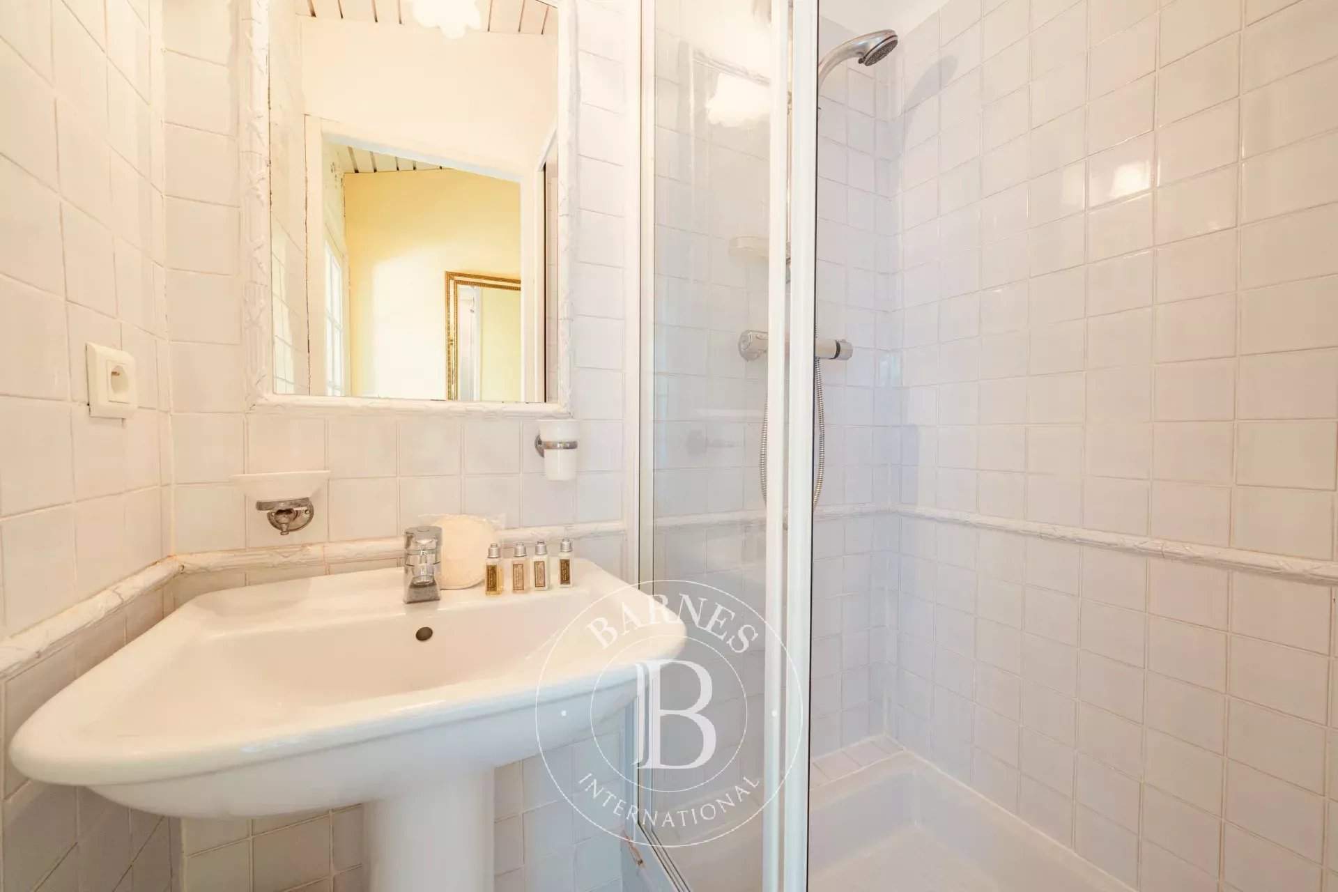 Aix-en-Provence  - Maison 7 Pi&egrave;ces 5 Chambres - picture 18