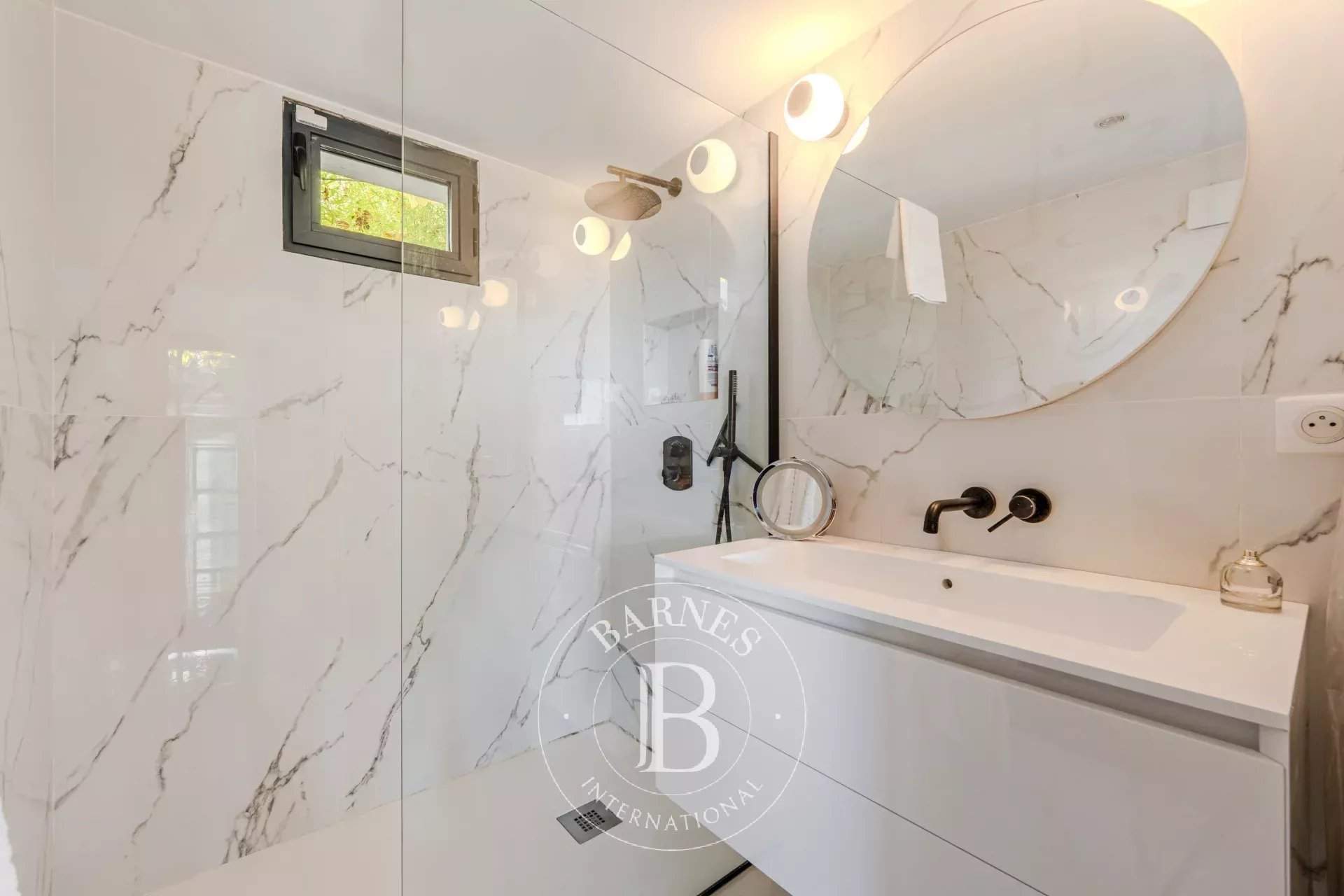 Aix-en-Provence  - Townhouse 6 Bedrooms - picture 17