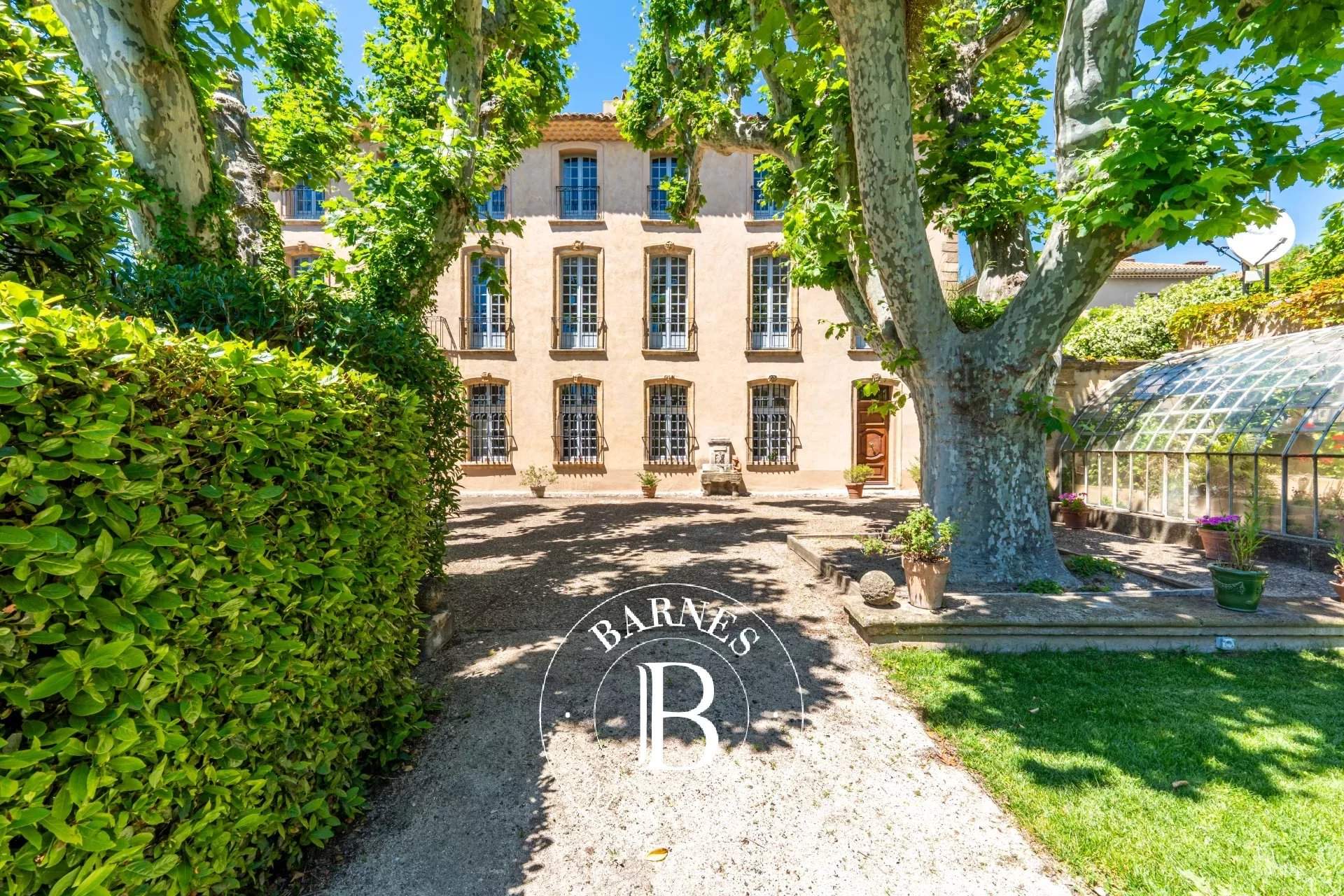 Aix-en-Provence  - Bastide 49 Pi&egrave;ces 8 Chambres - picture 4