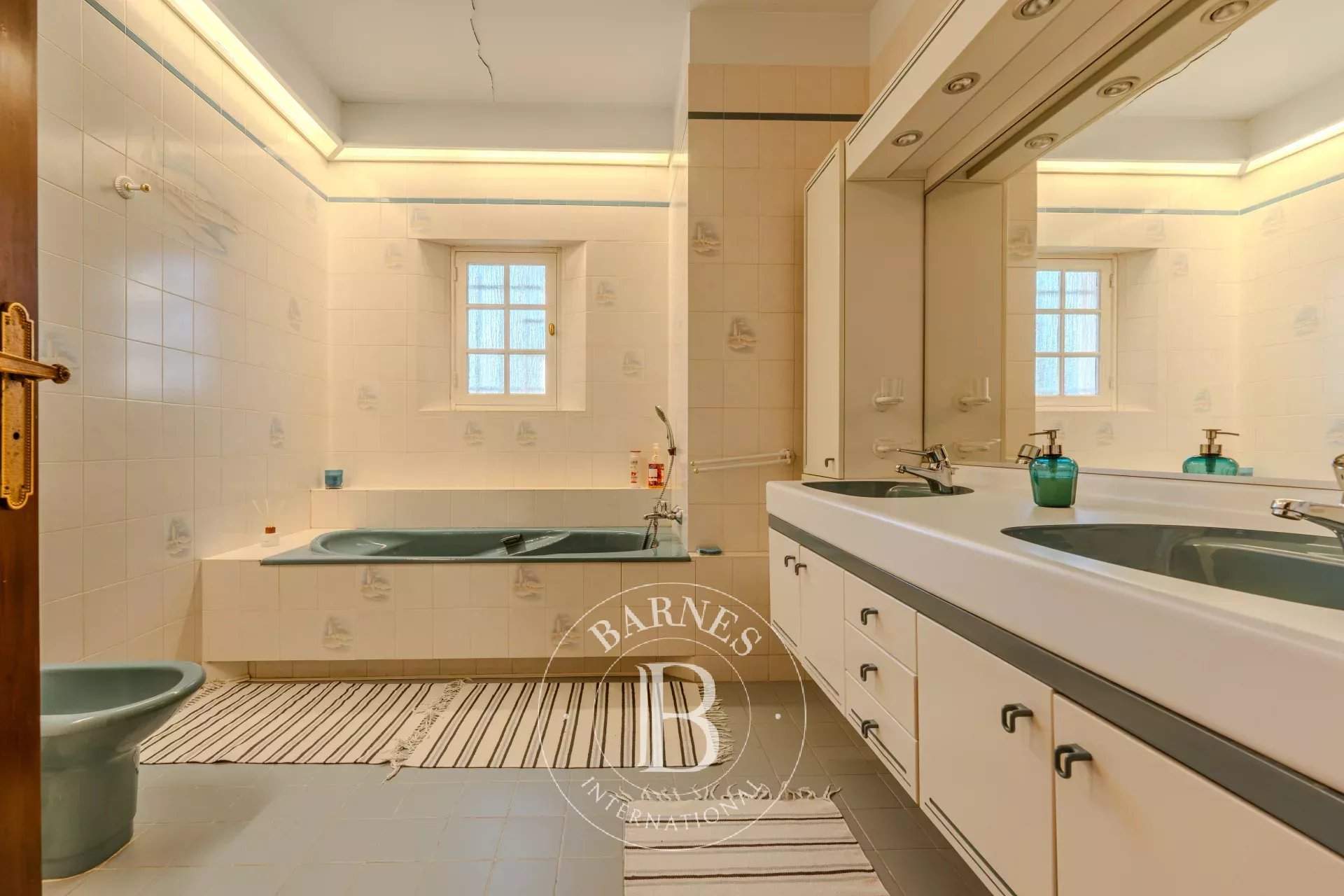 Aix-en-Provence  - Property 6 Bedrooms - picture 12
