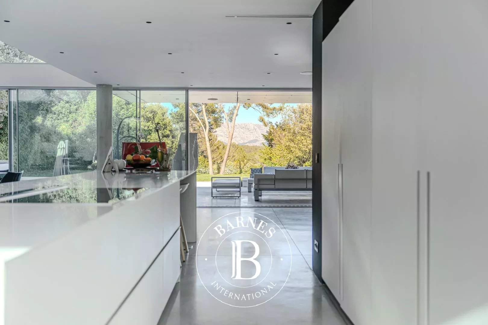 Aix-en-Provence  - Villa 10 Pi&egrave;ces 5 Chambres - picture 14