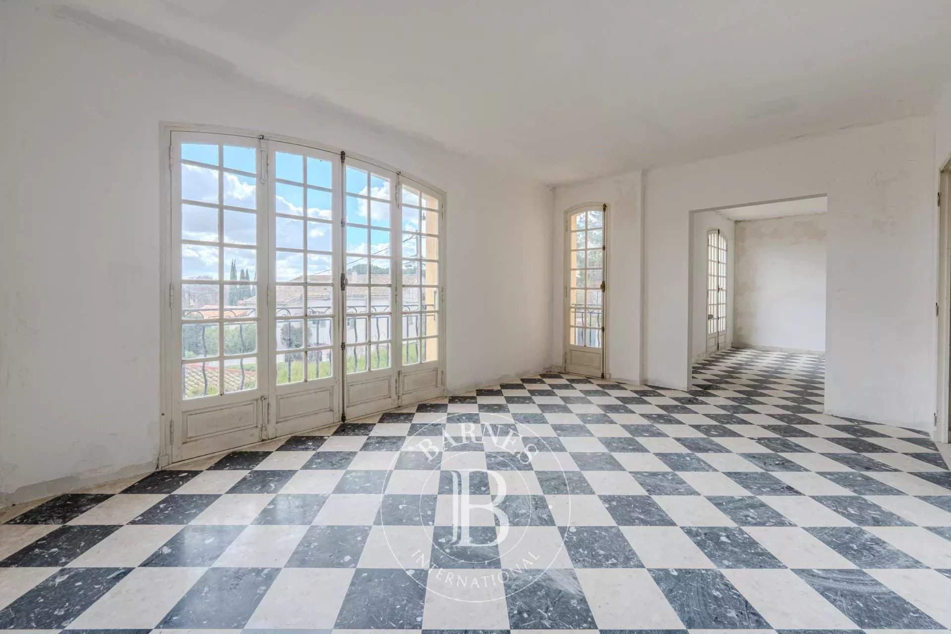 Aix-en-Provence  - Maison 7 Pi&egrave;ces 4 Chambres - picture 4