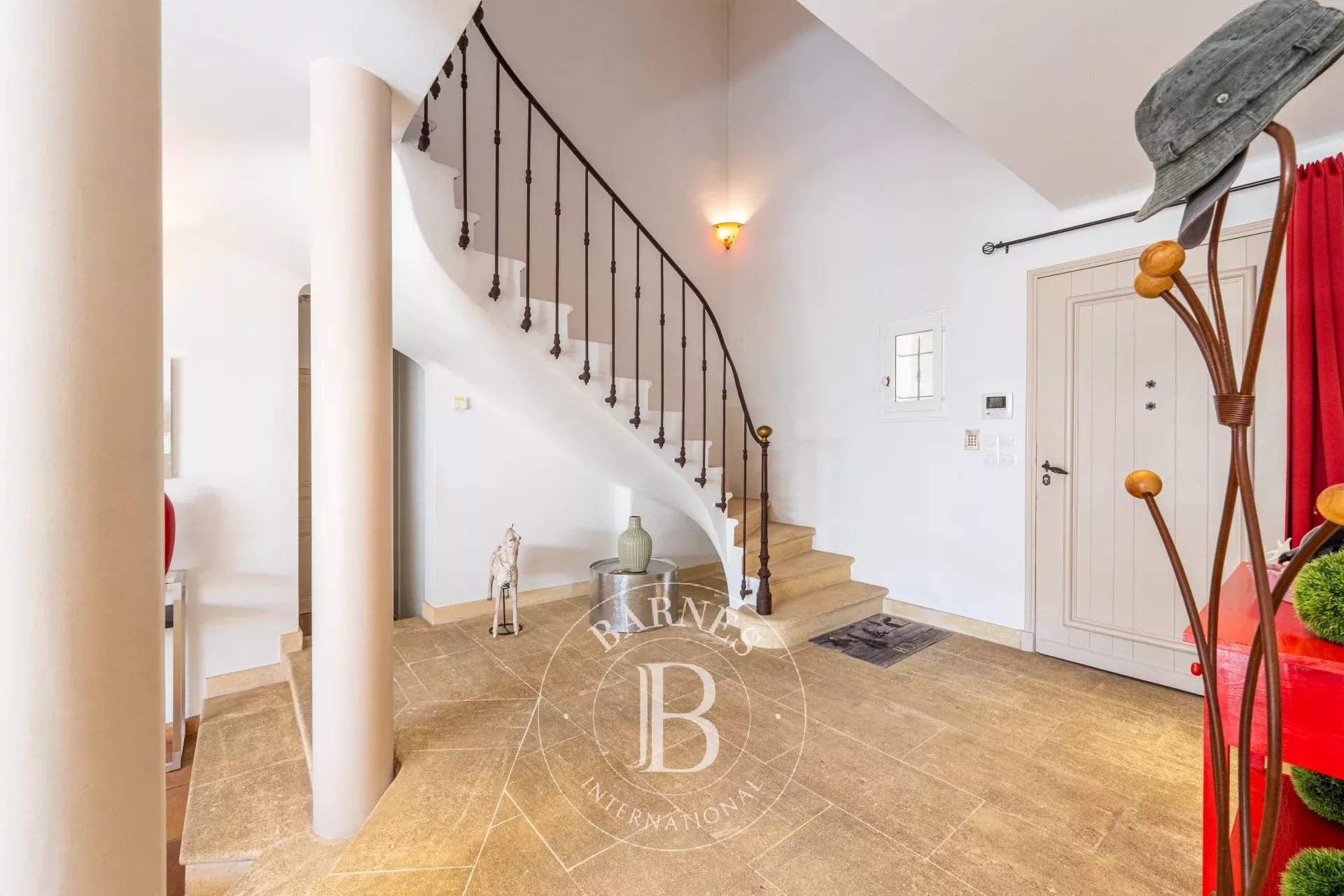 Aix-en-Provence  - Maison 10 Pièces 5 Chambres - picture 13