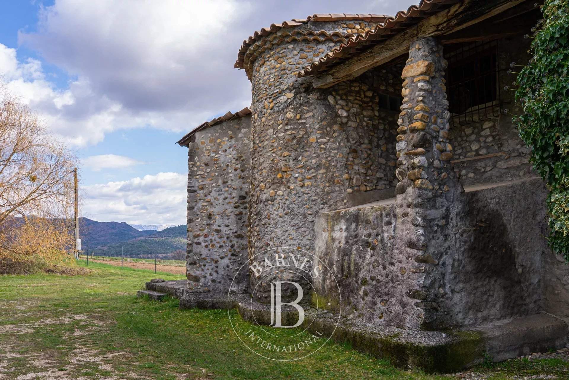 Digne-les-Bains  - Propriété 12 Pi&egrave;ces 3 Chambres - picture 3