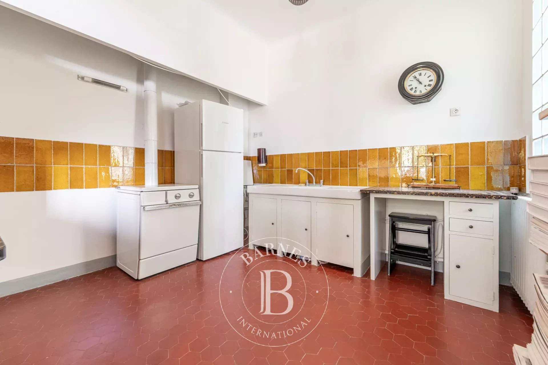 Aix-en-Provence  - Bastide 8 Pièces 5 Chambres - picture 19