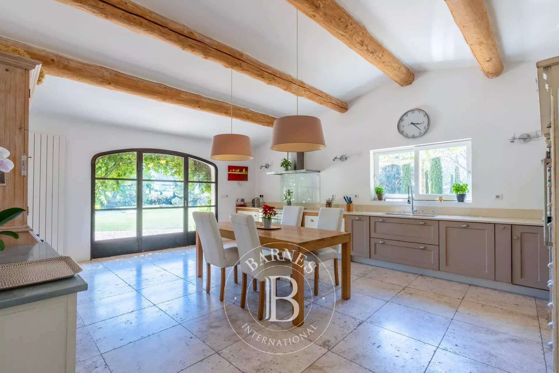 Lourmarin  - Property 5 Bedrooms - picture 8