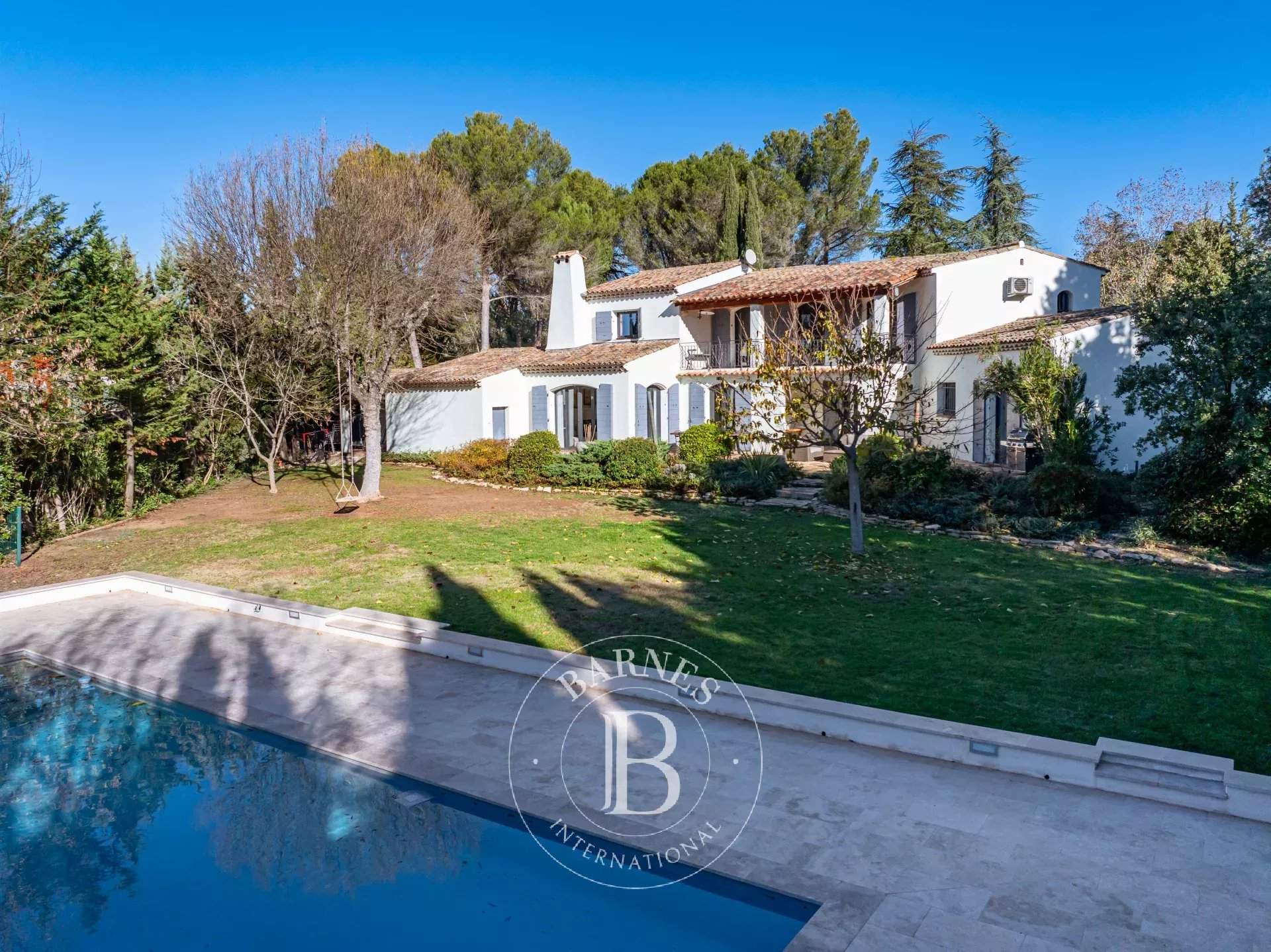 Aix-en-Provence  - Maison 8 Pi&egrave;ces 6 Chambres - picture 8