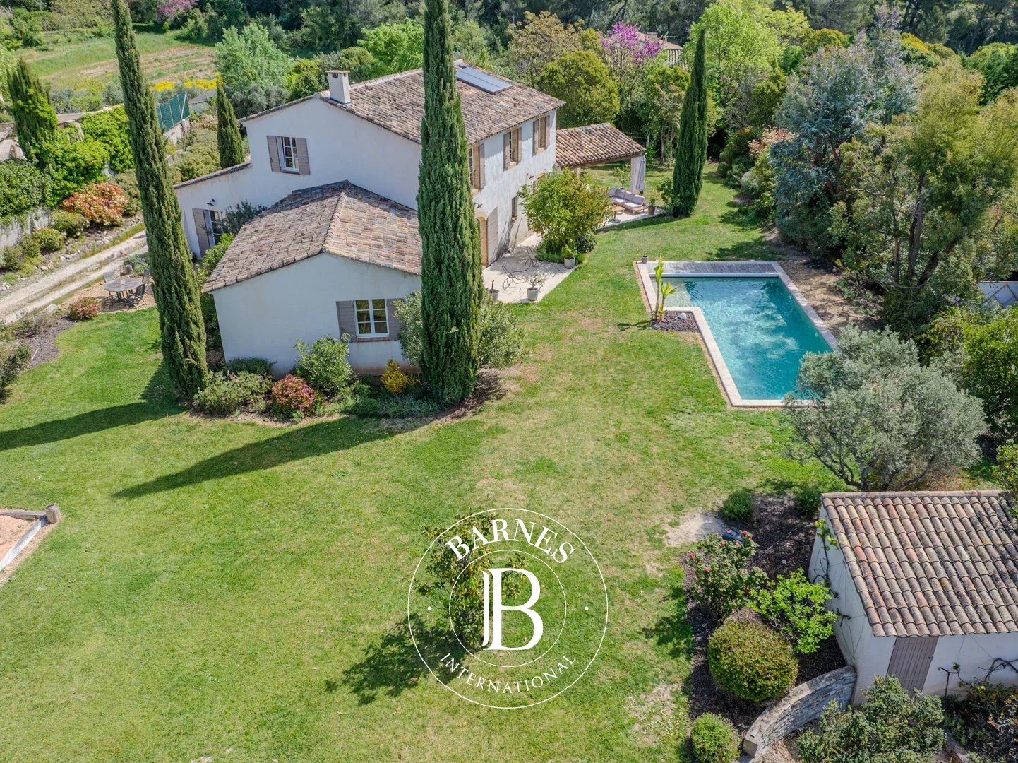 Aix-en-Provence  - Maison 7 Pi&egrave;ces 5 Chambres - picture 2