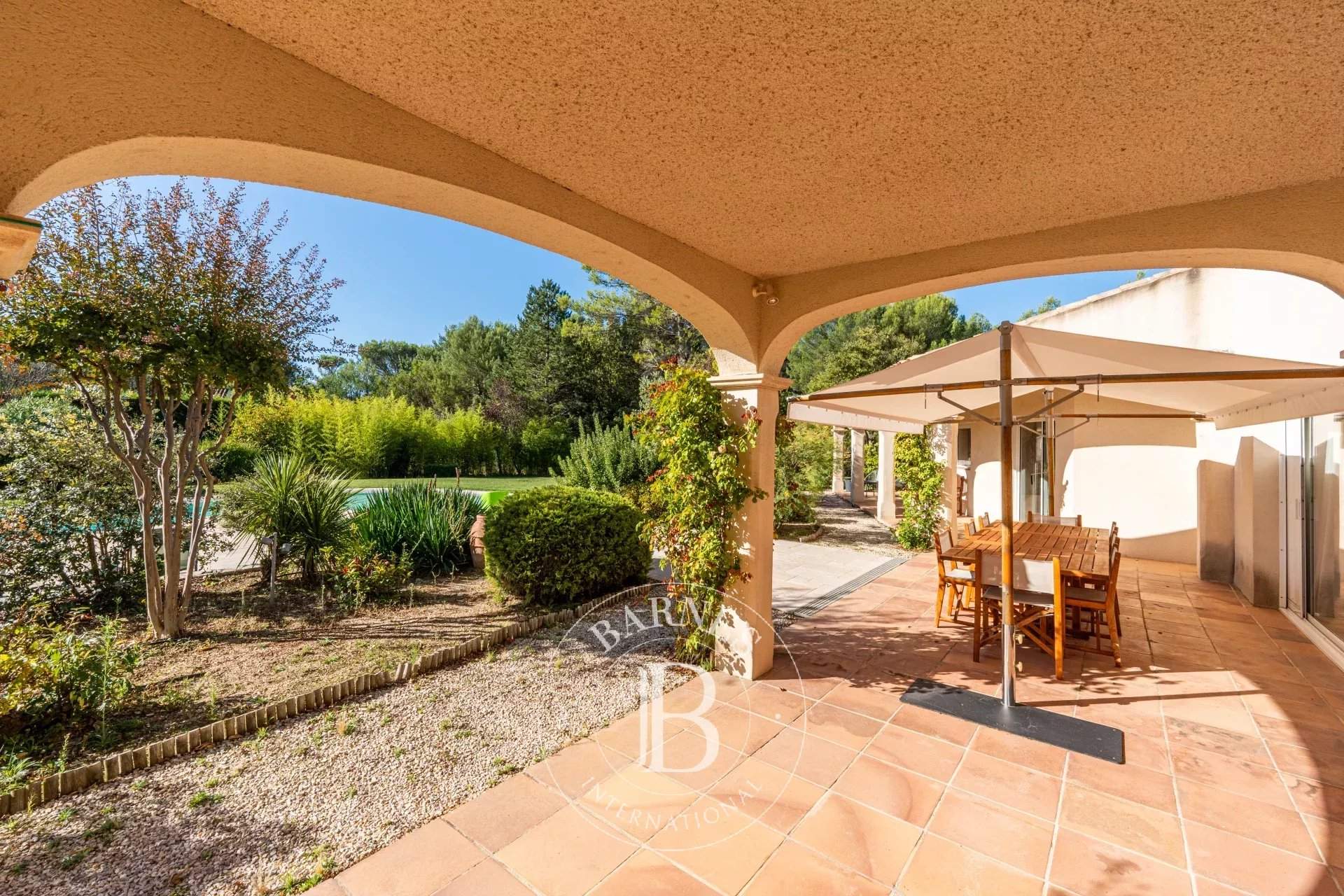 Aix-en-Provence  - Maison 10 Pi&egrave;ces 5 Chambres - picture 20