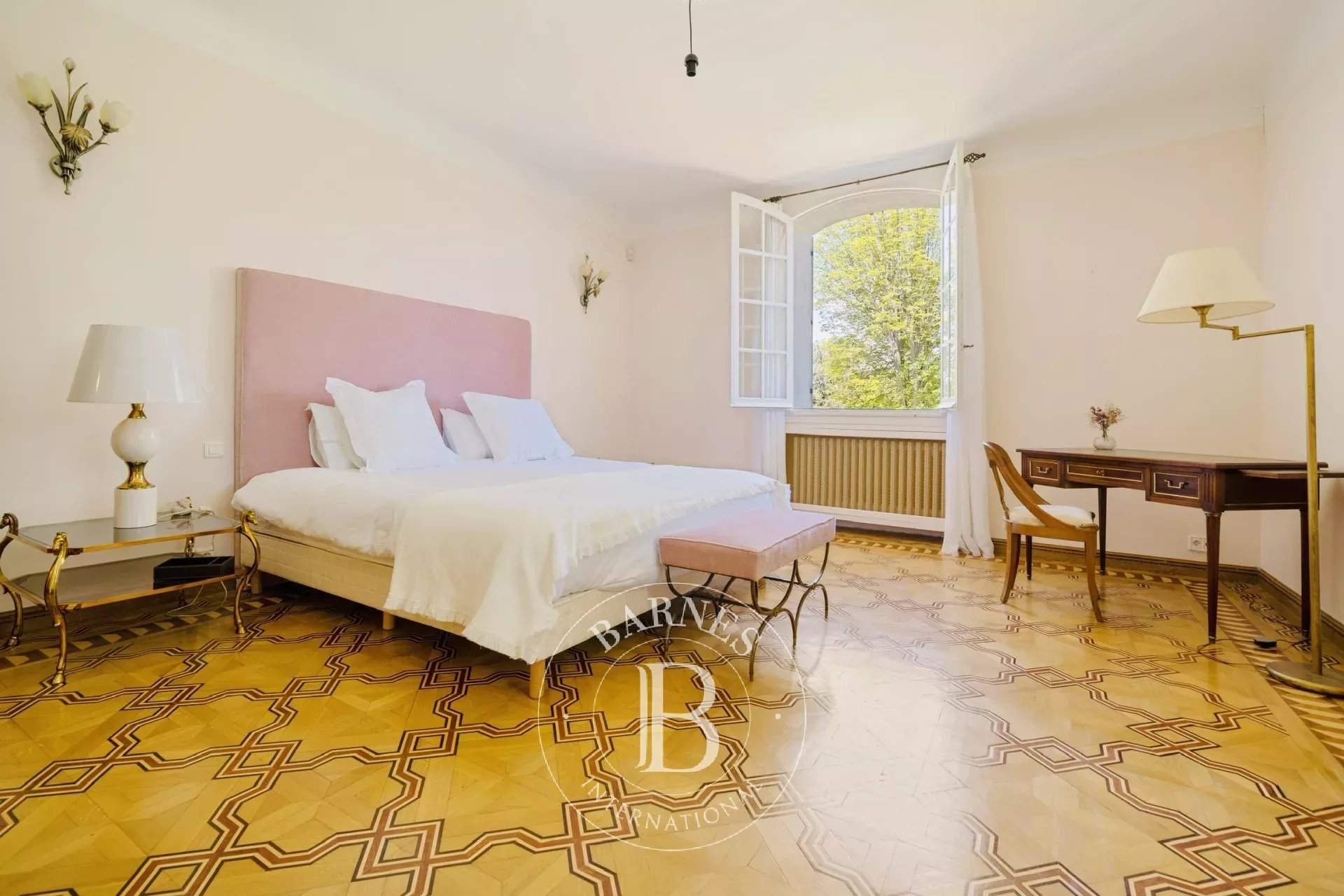 Aix-en-Provence  - Maison 7 Pi&egrave;ces 5 Chambres - picture 9