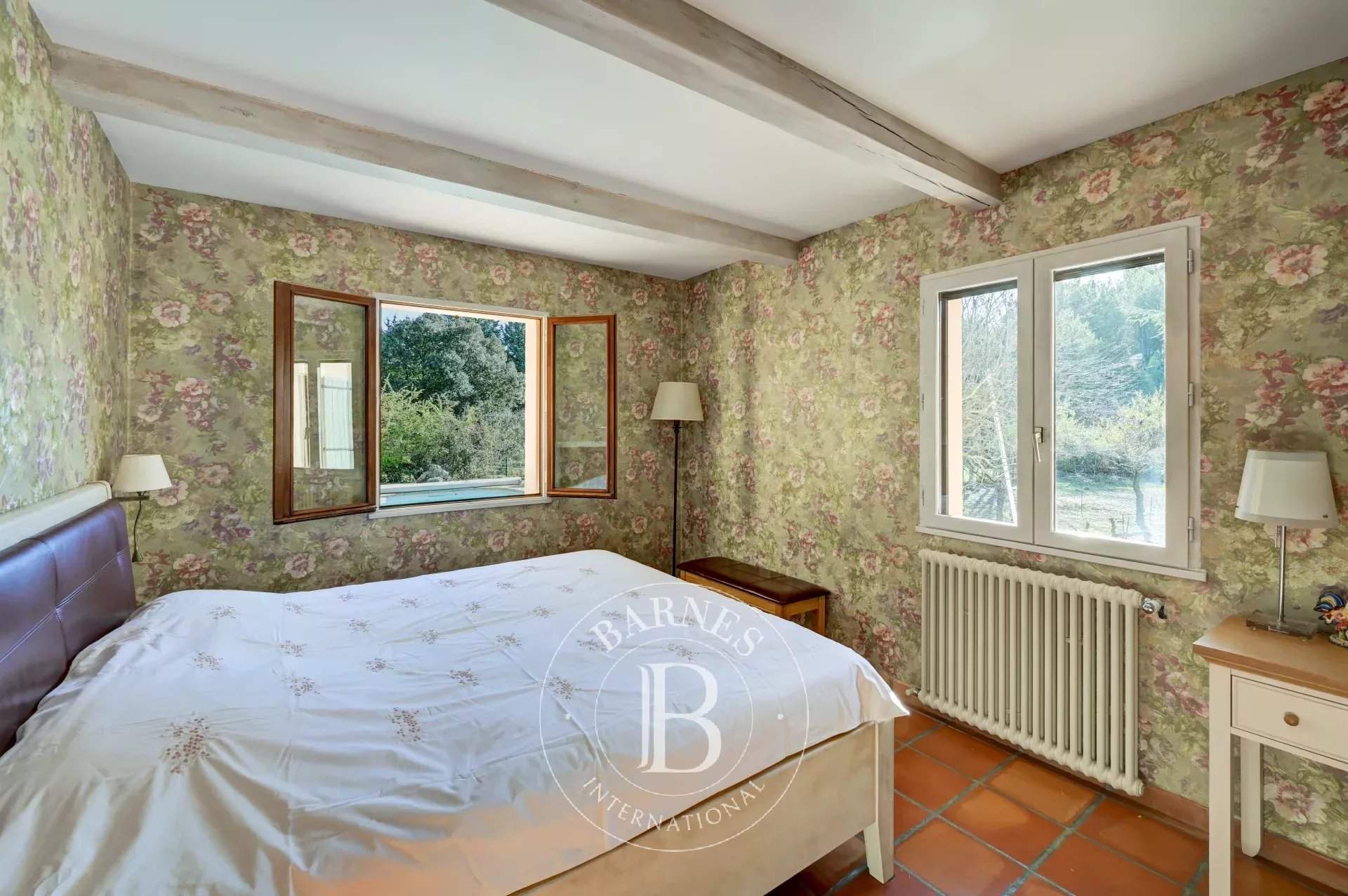 Aix-en-Provence  - Maison 8 Pi&egrave;ces 6 Chambres - picture 12